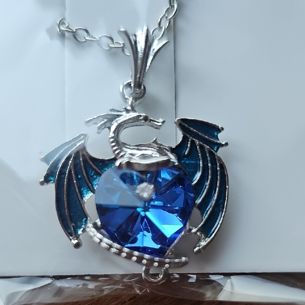 New Blue Dragon Pendant With Blue Heart Stone Necklace Silver Chain - Picture 3 of 3